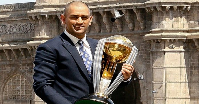 dhoni 2011 world cup