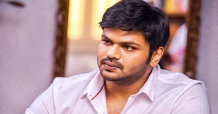 star-heroine-who-is-fully-drunk-and-created-mess-on-road-as-she-is-angry-on-manchu-manoj