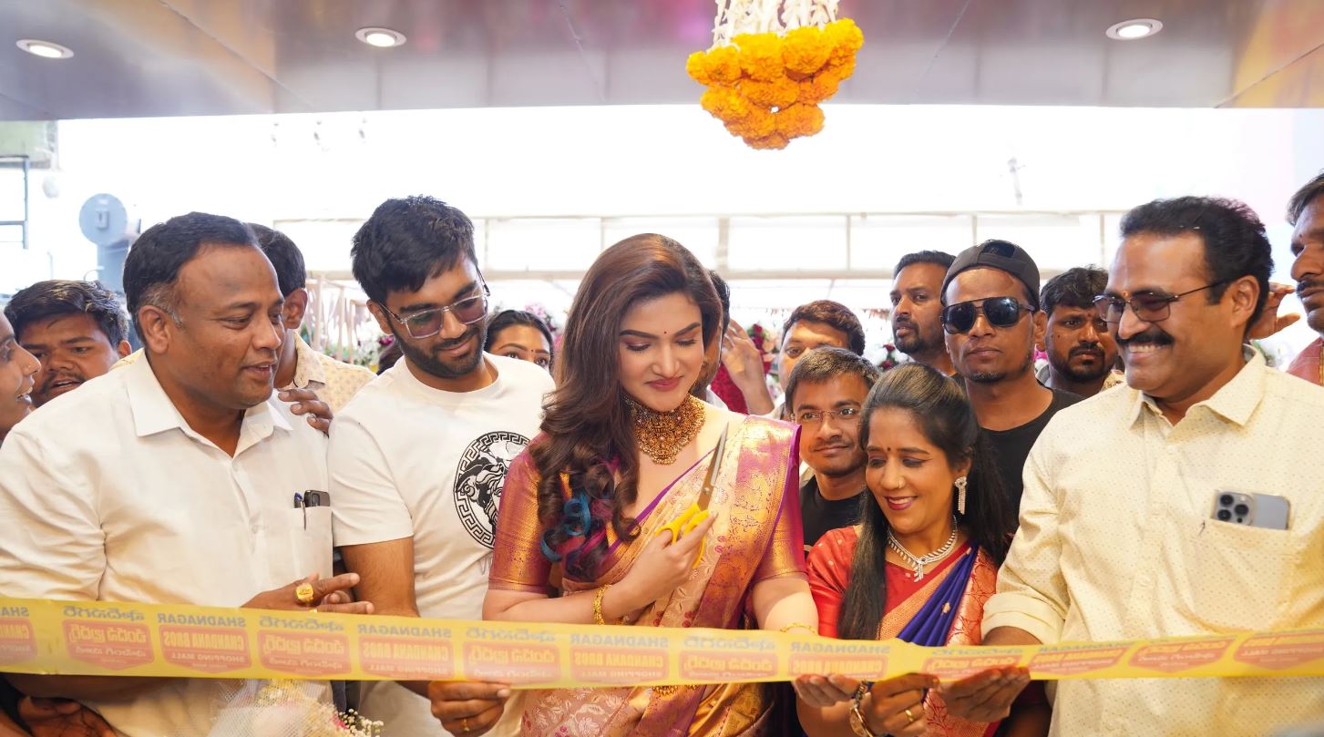 honey-rose-shopping-mall-opening