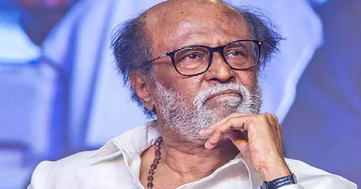 a-woman-gave-alms-to-rajinikanth-in-a-temple