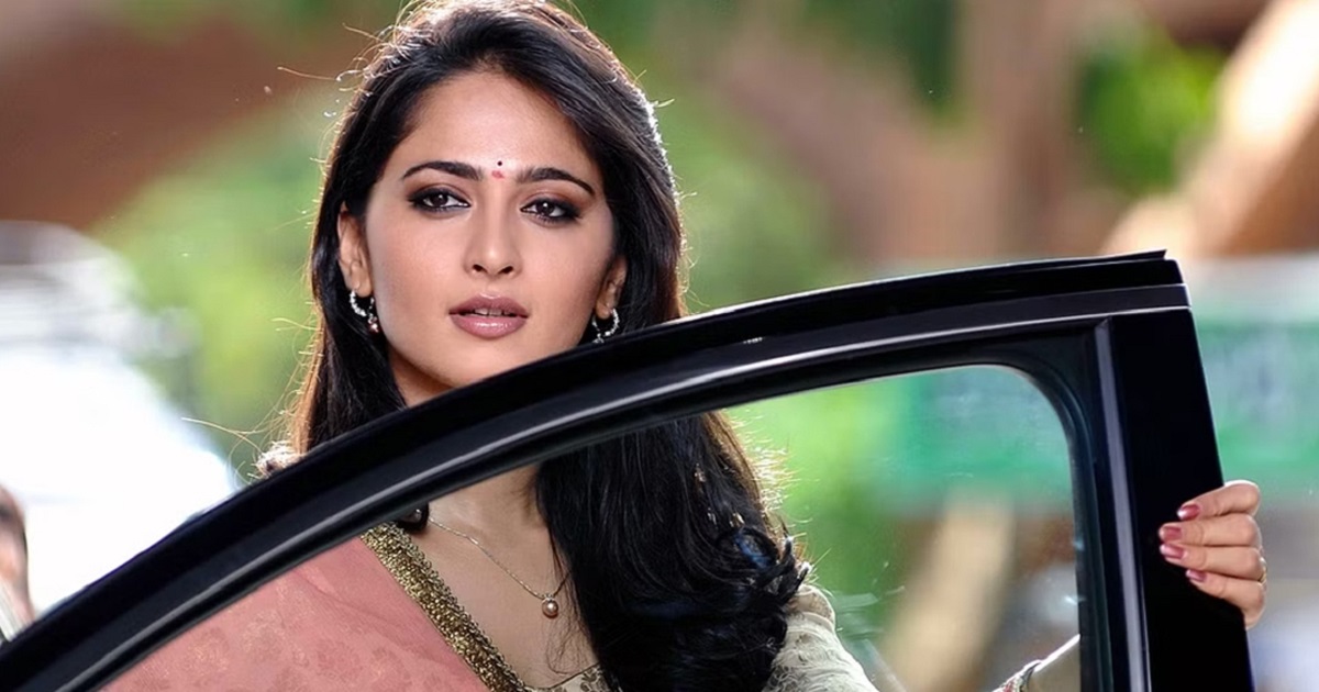 actress-anushka-shetty-to-play-in-villan-role-in-a-malayam-movie