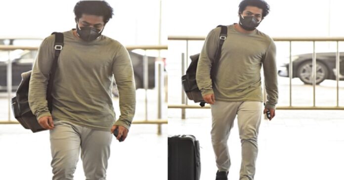 ntr-carry-books-in-his-bag-where-ever-he-goes
